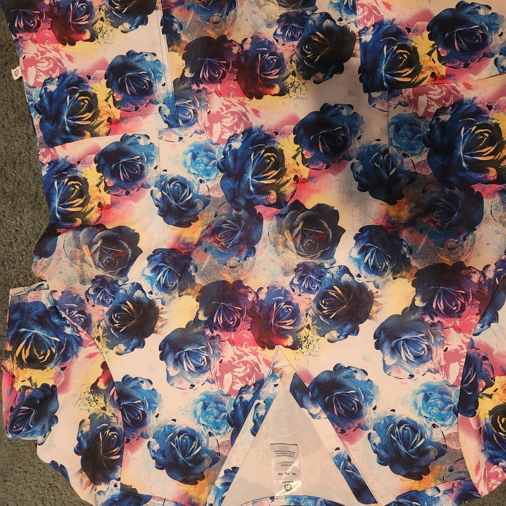 WonderWink Blue and White Floral Top
